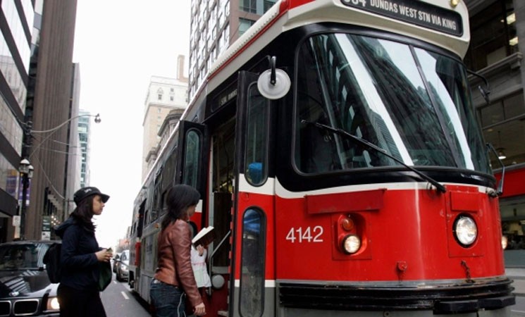 TTC considers cameras to catch drivers flying past open streetcar doors