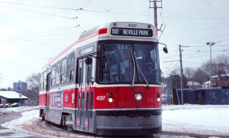 Shuttle buses replace Queen streetcar in part of west end for rest of 2017
